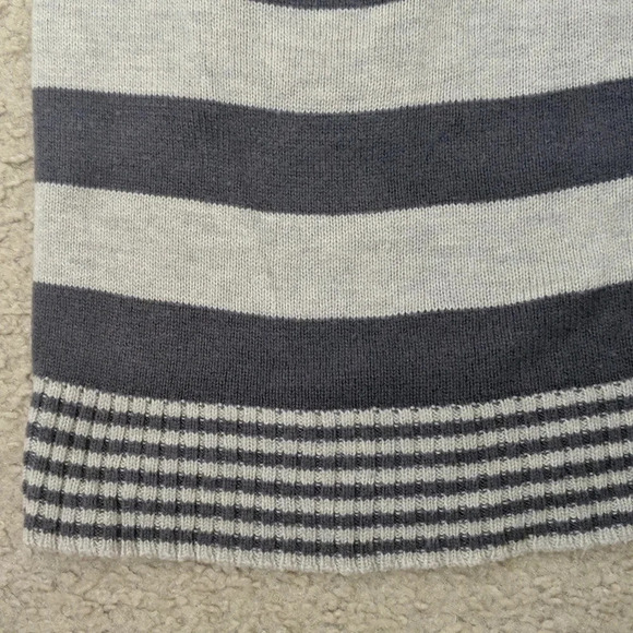 Express 3/4 Sleeve Sweater Tunic Top, Color Light/Dark Gray Size L - Picture 5 of 7